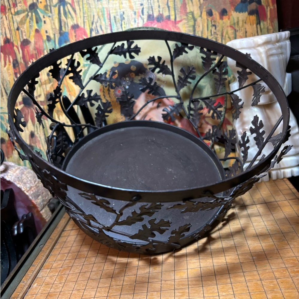 Large Metal Basket w Oak Leaves Branches Rustic 10.75”Dx5.75”H Philippines - Picture 7 of 11